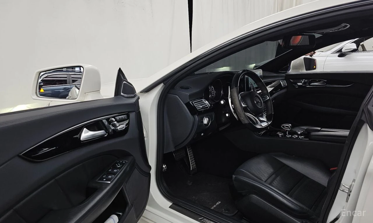 Mercedes-Benz CLS 63 AMG 4MATIC* HARMON* KARDON* ОБДУХВАНЕ* МАСАЖ* 360КАМЕР, снимка 5 - Автомобили и джипове - 55538516