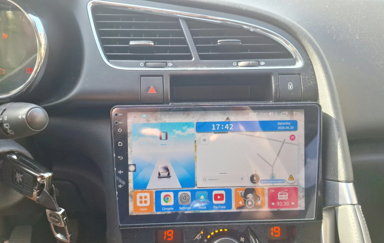 Peugeot 3008 1.6 HDI, снимка 12 - Автомобили и джипове - 55969730