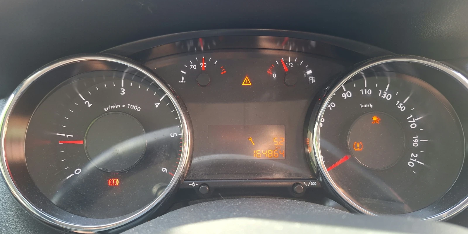 Peugeot 3008 1.6 HDI, снимка 10 - Автомобили и джипове - 55969730