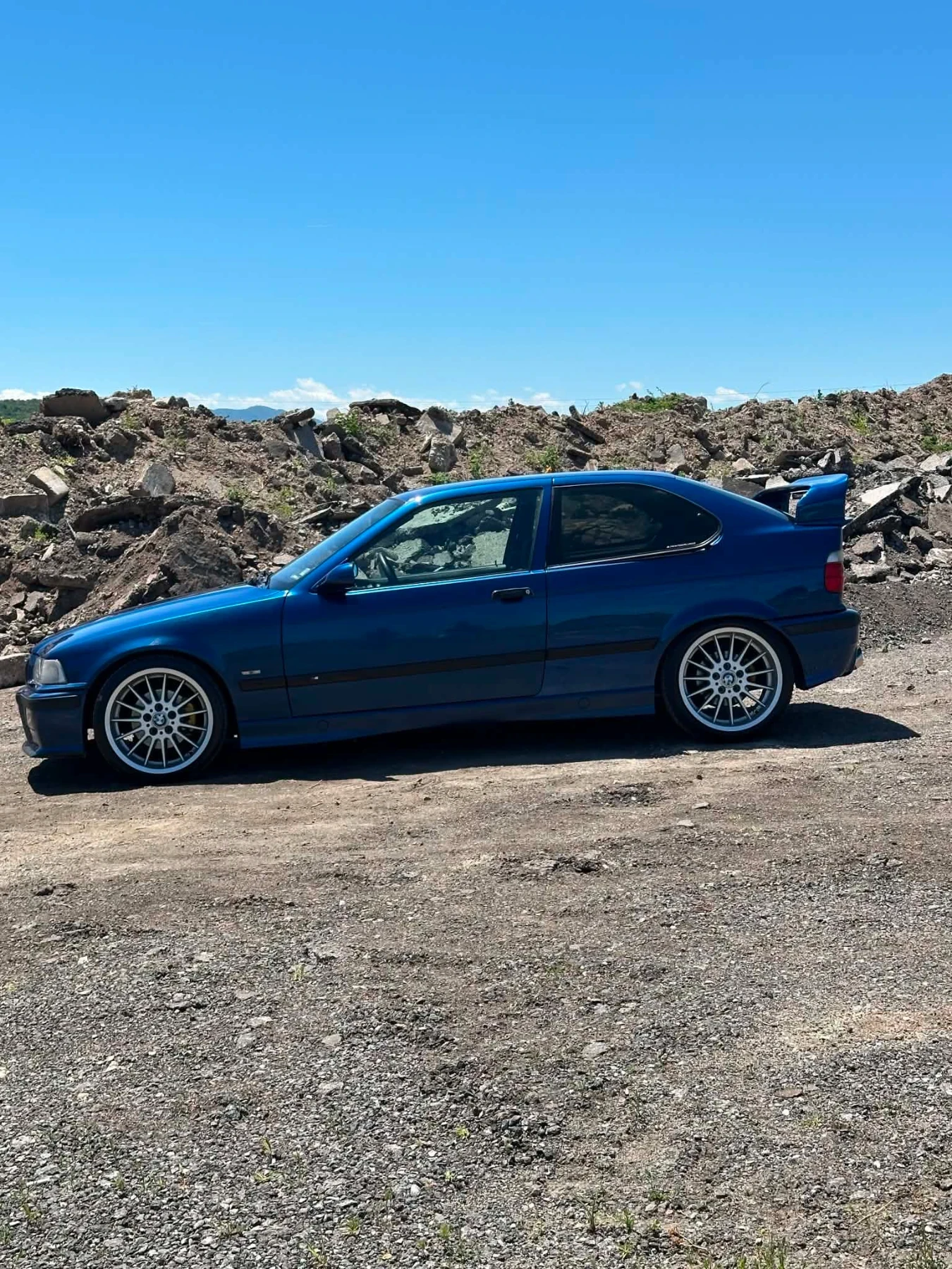 BMW 323 Individual, снимка 6 - Автомобили и джипове - 55682304