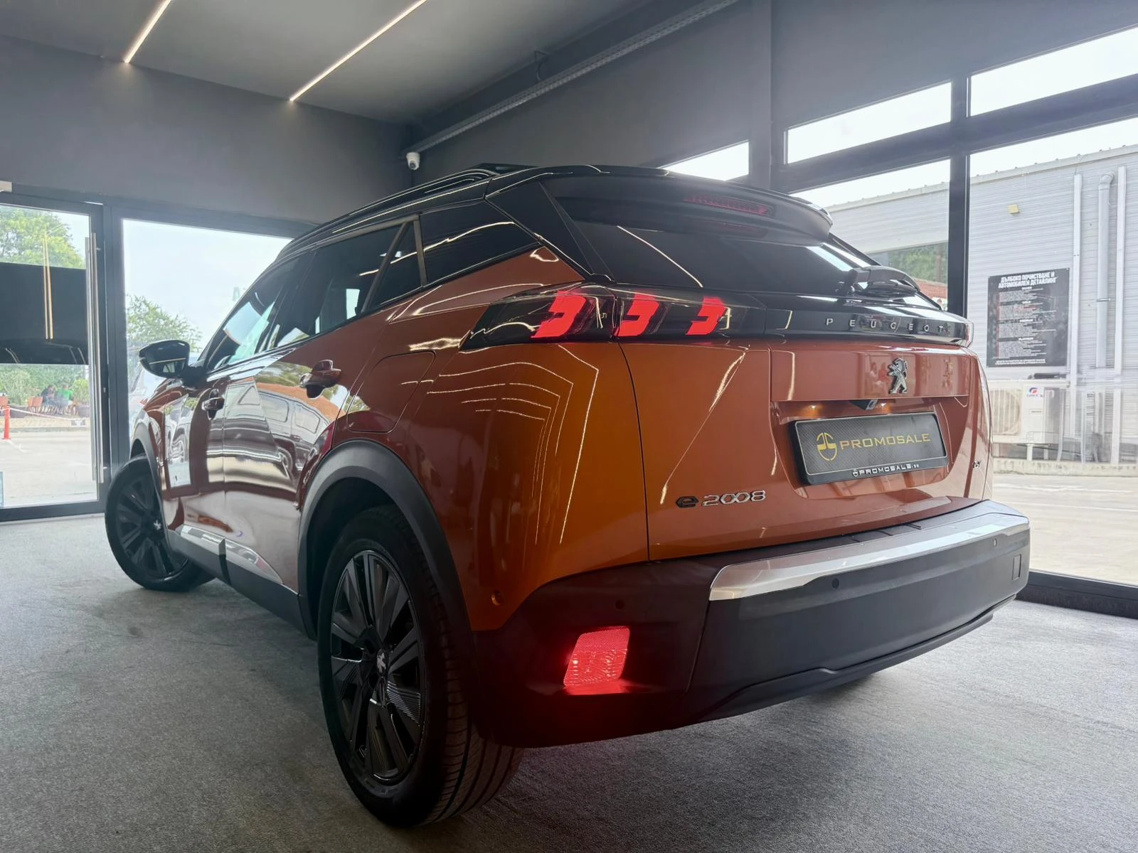 Peugeot 2008 GT* FULL* Pano* Подгрев* ЛИЗИНГ, снимка 4 - Автомобили и джипове - 55842747