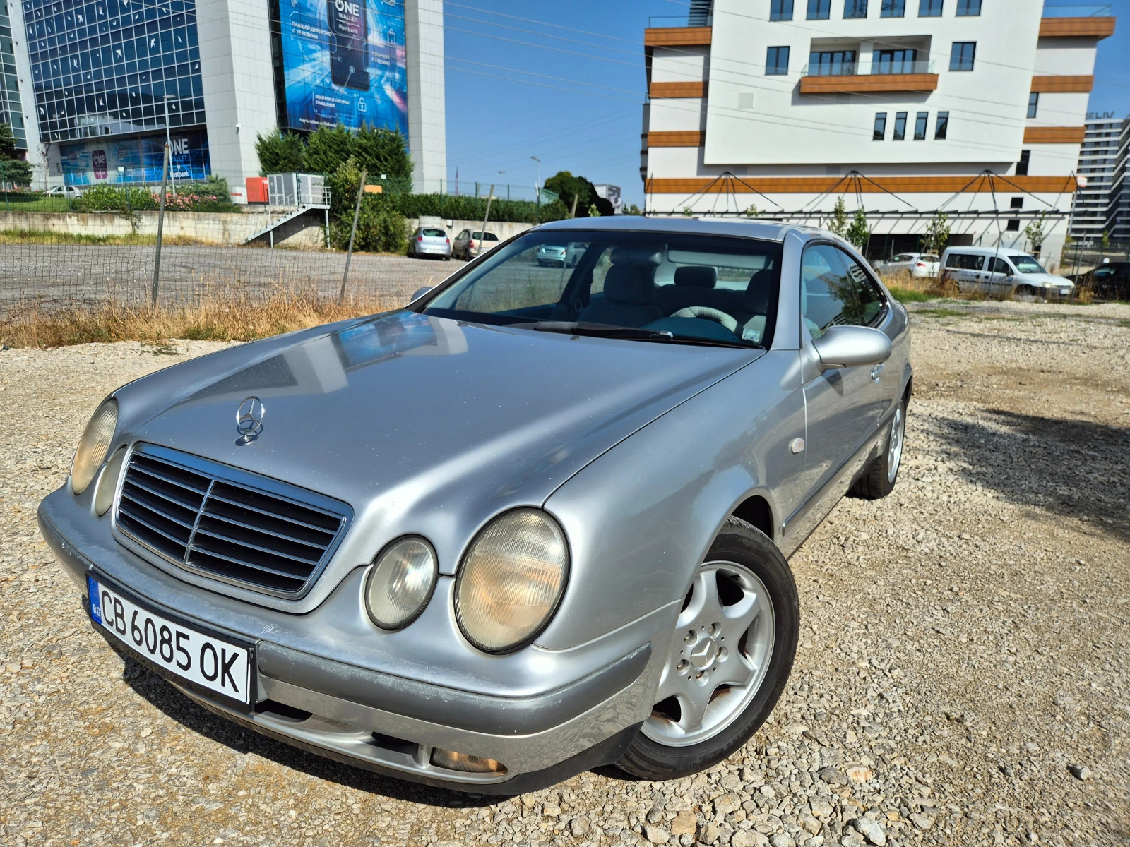 Mercedes-Benz E 200 Compressor Sport, снимка 2 - Автомобили и джипове - 55875197