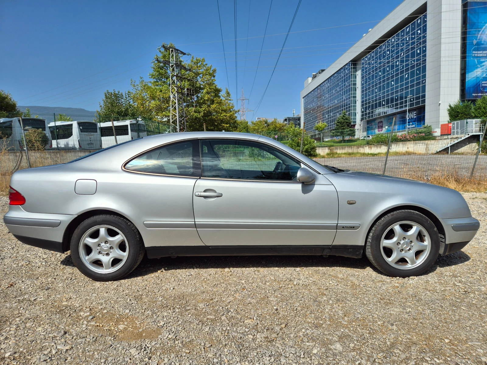 Mercedes-Benz E 200 Compressor Sport, снимка 5 - Автомобили и джипове - 55875197