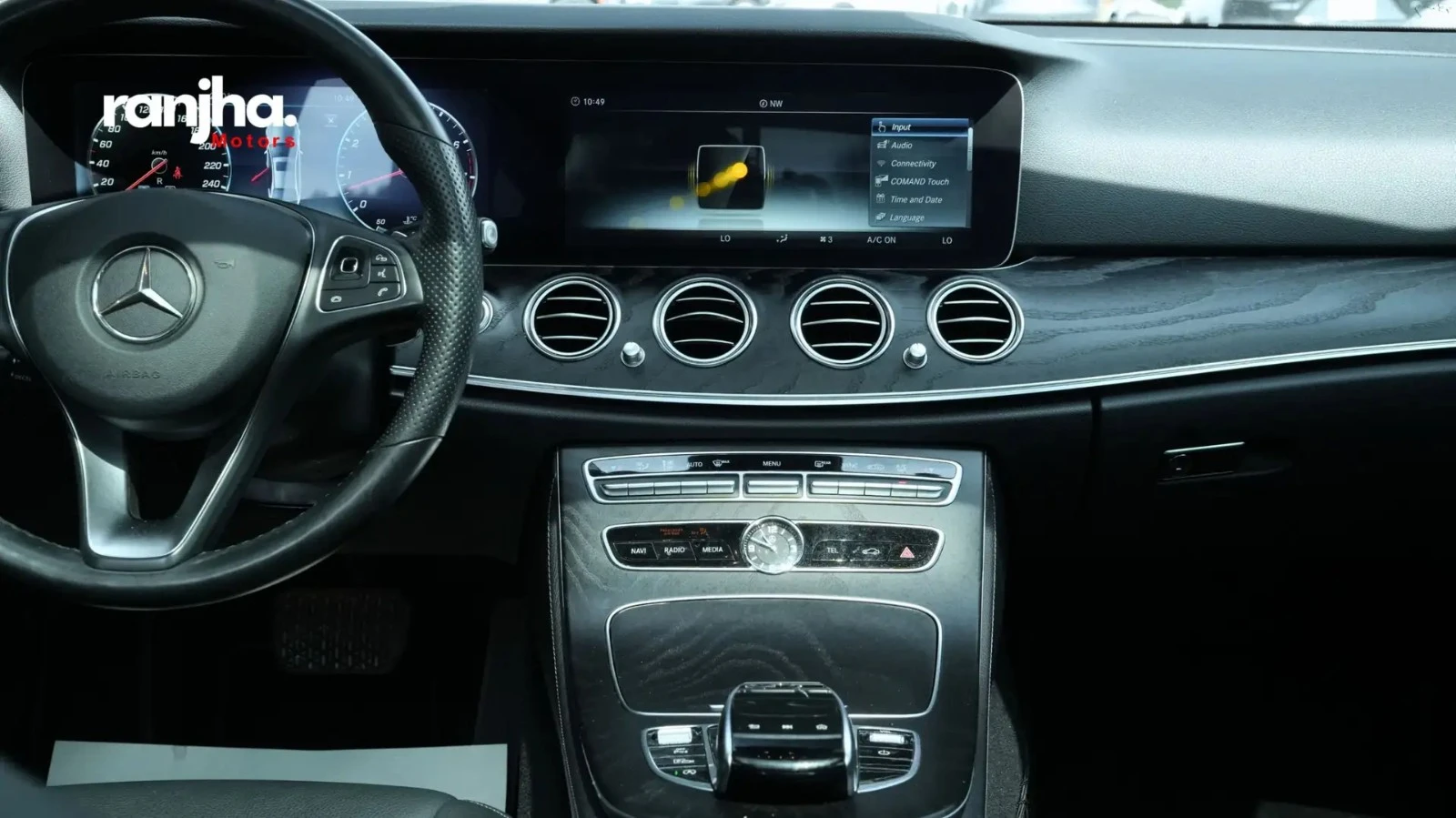 Mercedes-Benz E 400 4MATIC AMG* PREMIUM INTERIOR, снимка 13 - Автомобили и джипове - 56131401
