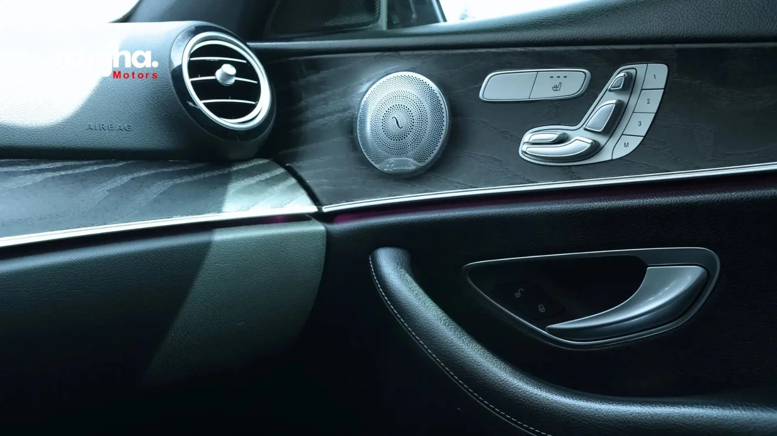 Mercedes-Benz E 400 4MATIC AMG* PREMIUM INTERIOR, снимка 17 - Автомобили и джипове - 56131401