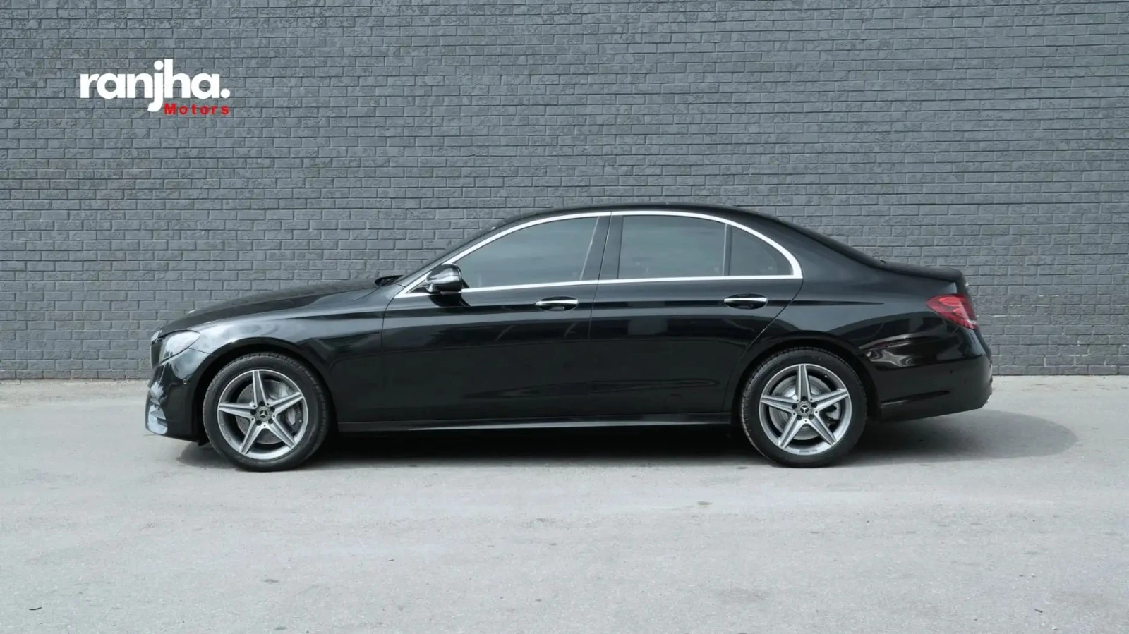 Mercedes-Benz E 400 4MATIC AMG* PREMIUM INTERIOR, снимка 5 - Автомобили и джипове - 56131401