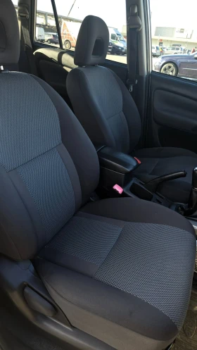 Toyota Rav4 Напълно обслужен / 4х4, снимка 8