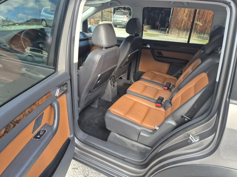 VW Touran CROSS 7местен кожа NAVI, снимка 10 - Автомобили и джипове - 52945107