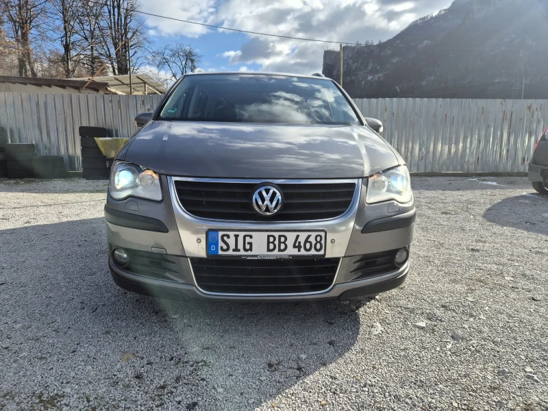 VW Touran CROSS 7местен кожа NAVI, снимка 2 - Автомобили и джипове - 52945107
