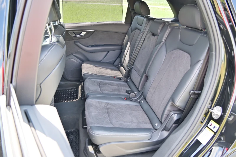 Audi SQ7 Quattro* 4.0 V8* Pano* SoftClose* Camera, снимка 7 - Автомобили и джипове - 53094610