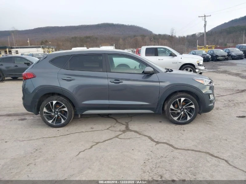 Hyundai Tucson 2.4l Sport, снимка 12 - Автомобили и джипове - 53205616