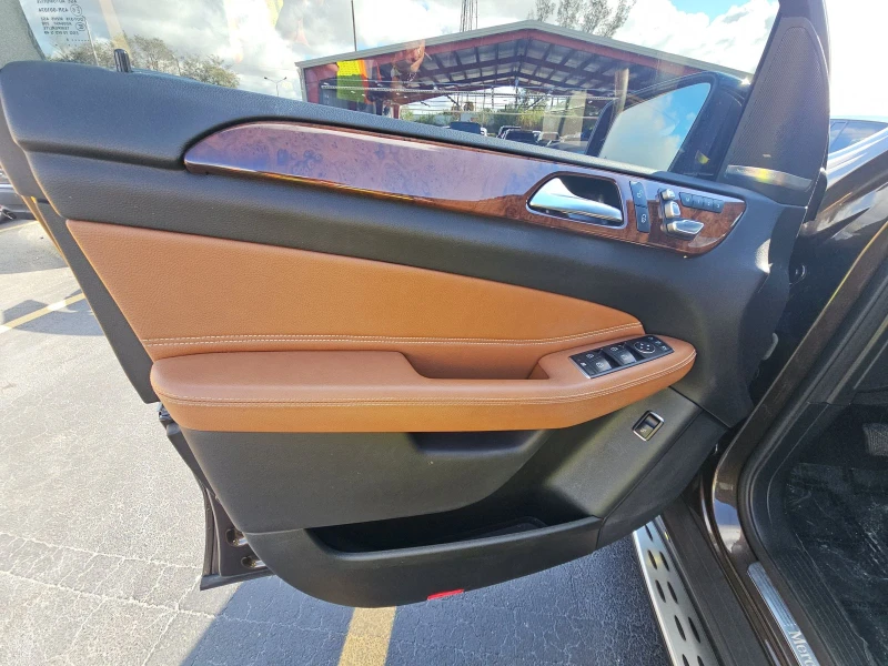 Mercedes-Benz GLE 350 4MATIC, снимка 15 - Автомобили и джипове - 53250792