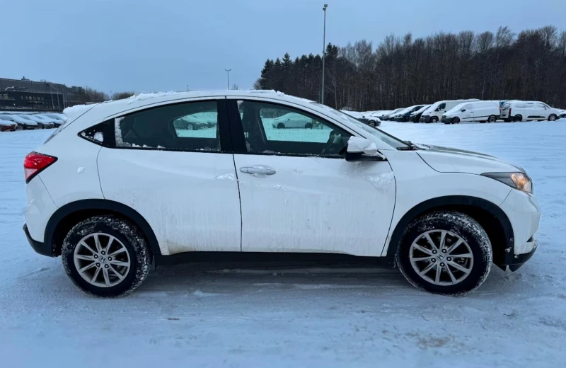 Honda Hr-v 1.6 D-tec | Много запазена! Очакван внос! , снимка 8 - Автомобили и джипове - 53341004