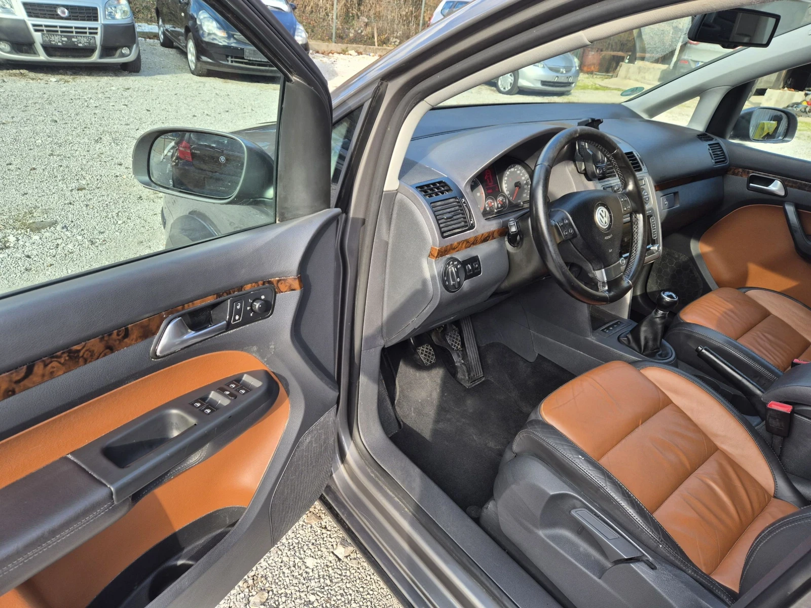 VW Touran CROSS 7������ ���� NAVI | Mobile.bg � ����������� 12