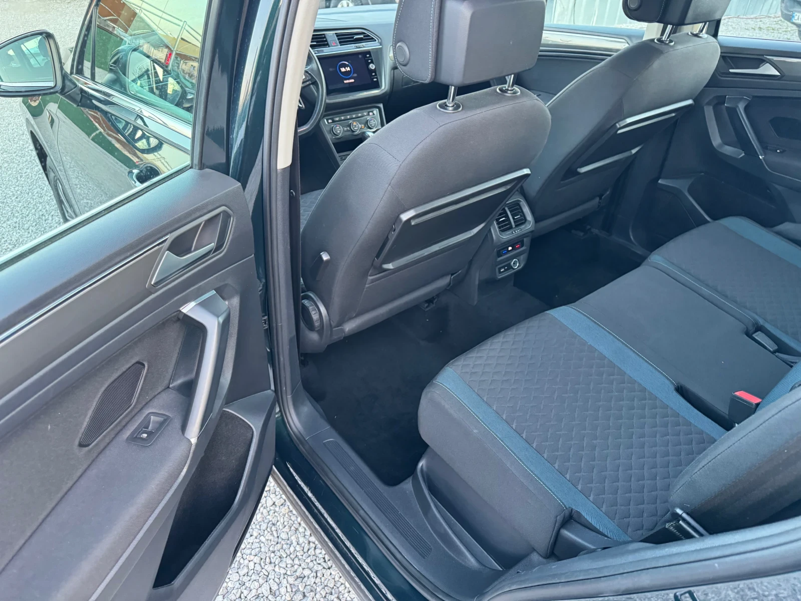 VW Tiguan Allspace IQ Drive / 2.0d / ТОП / , снимка 9 - Автомобили и джипове - 53844380
