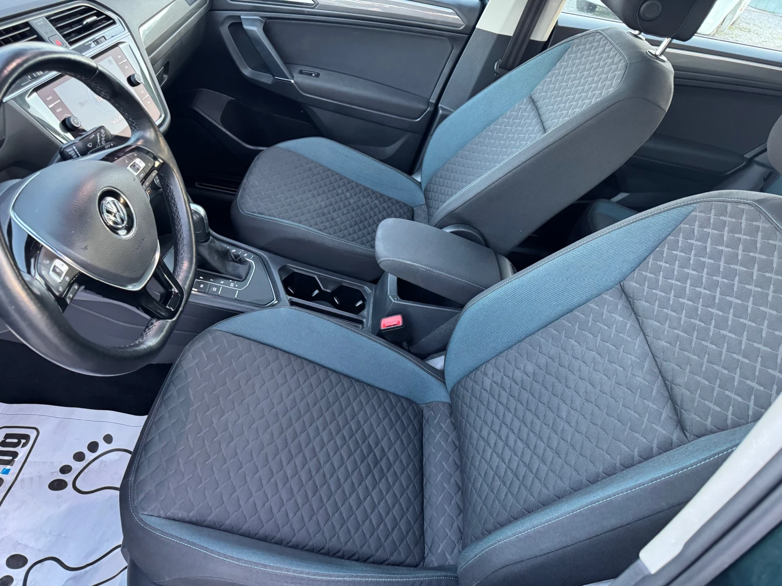 VW Tiguan Allspace IQ Drive / 2.0d / ТОП / , снимка 8 - Автомобили и джипове - 53844380