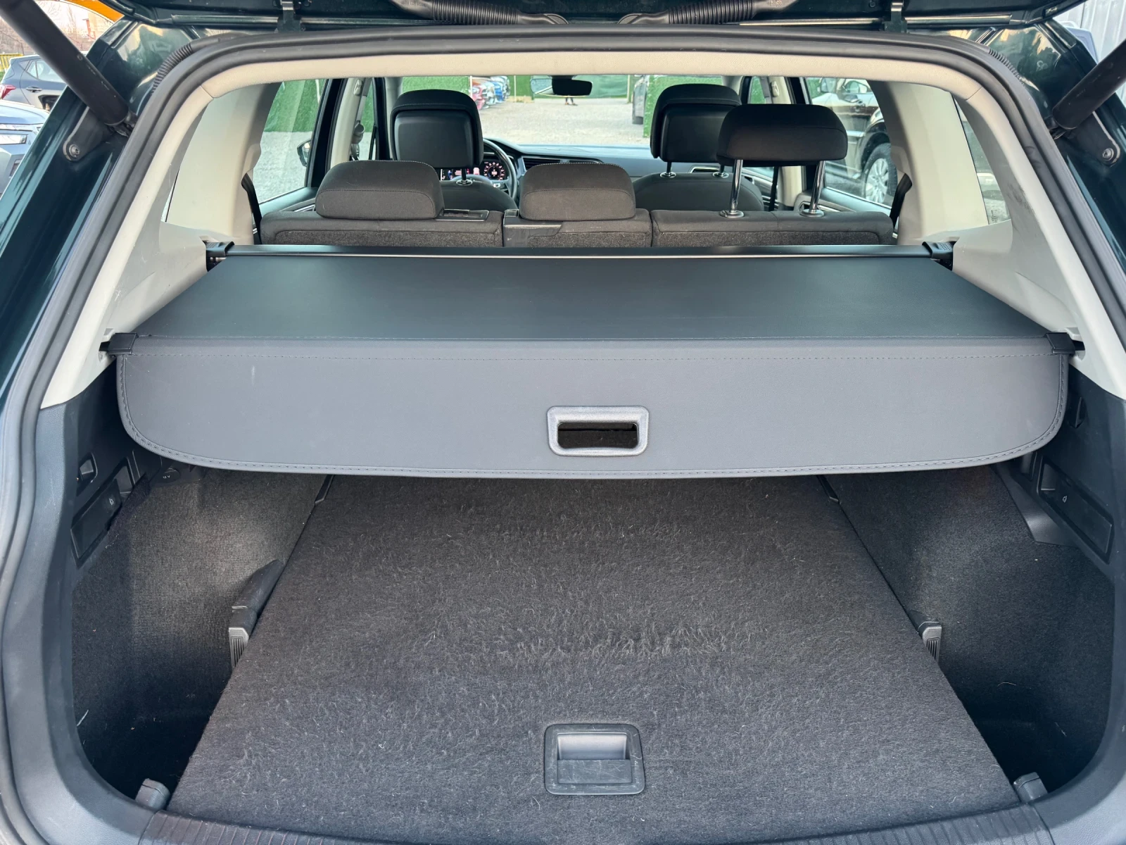 VW Tiguan Allspace IQ Drive / 2.0d / ТОП / , снимка 17 - Автомобили и джипове - 53844380