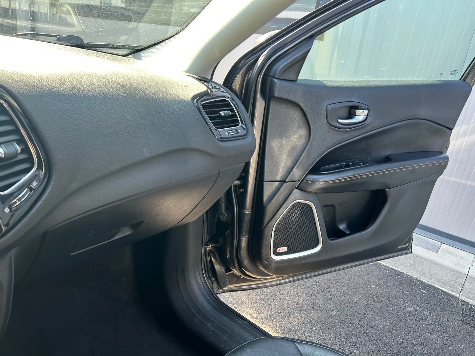 Jeep Compass 2.0d 170к.с., снимка 10 - Автомобили и джипове - 54569859