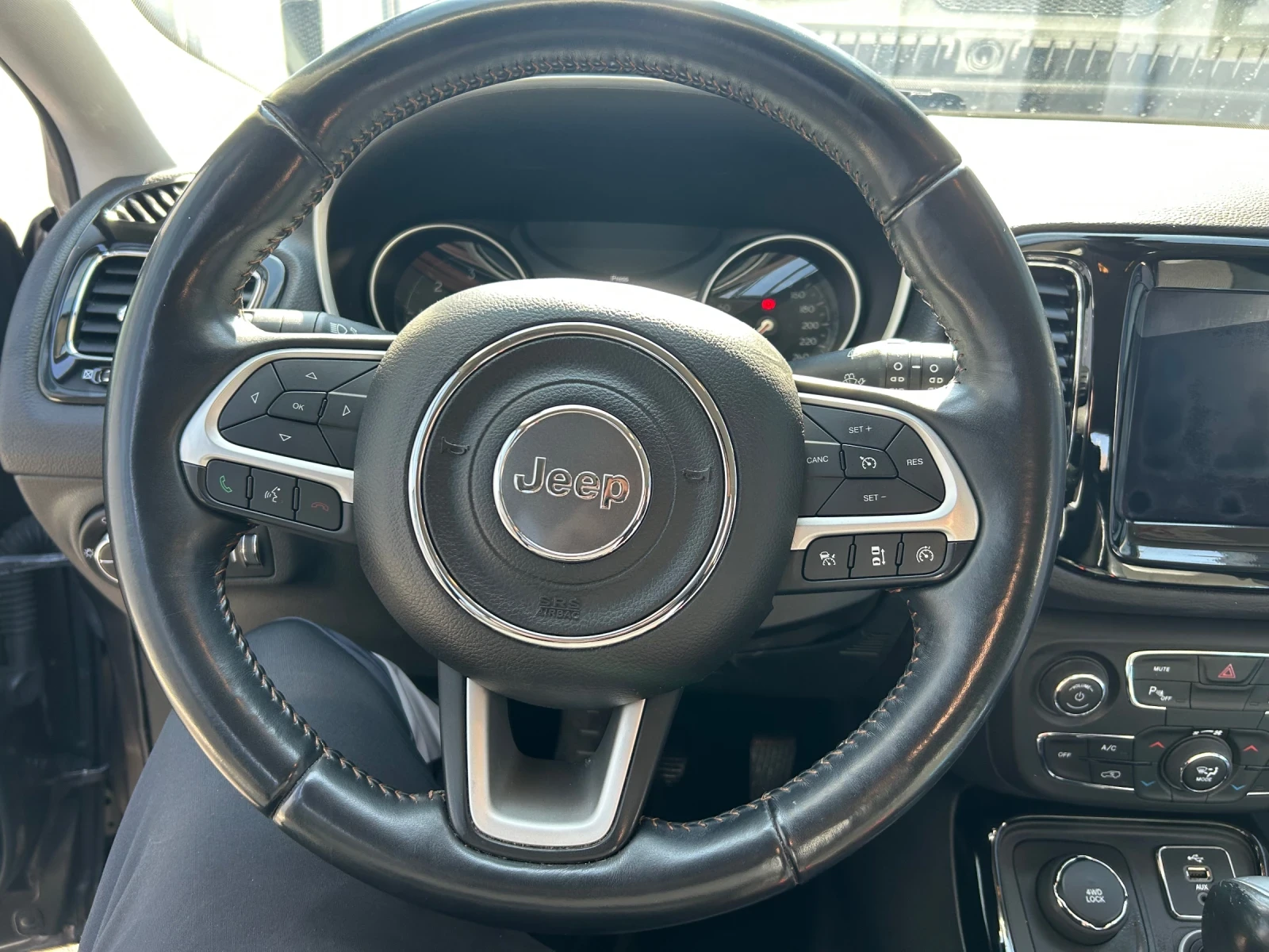 Jeep Compass 2.0d 170к.с. Limited , снимка 6 - Автомобили и джипове - 55411950