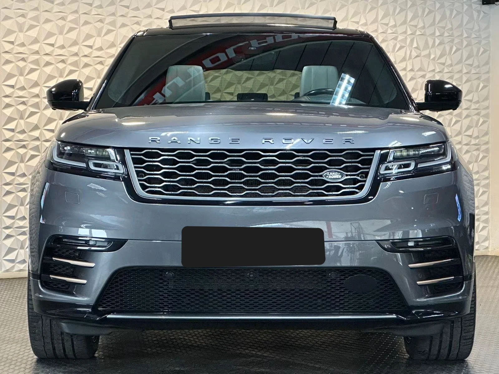 Land Rover Range Rover Velar 3.0, снимка 2 - Автомобили и джипове - 54747627