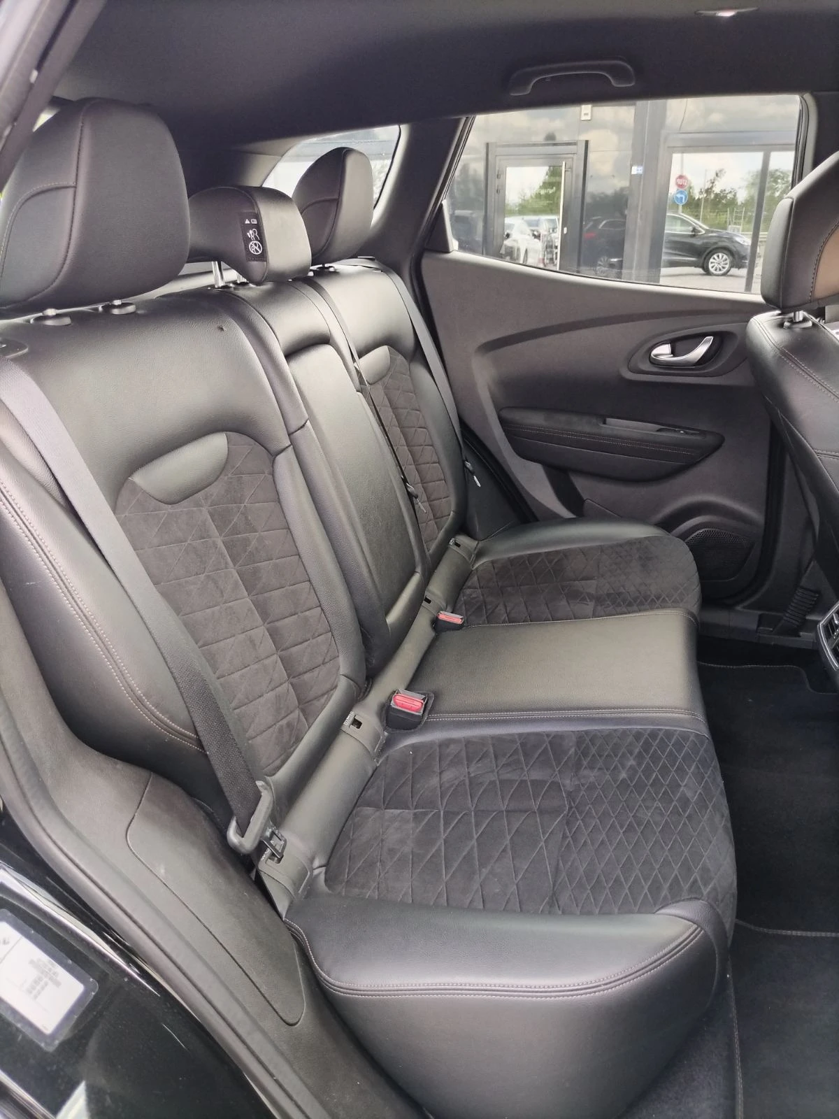 Renault Kadjar 1.3Tce/140к.с./Black Edition, снимка 17 - Автомобили и джипове - 55175738