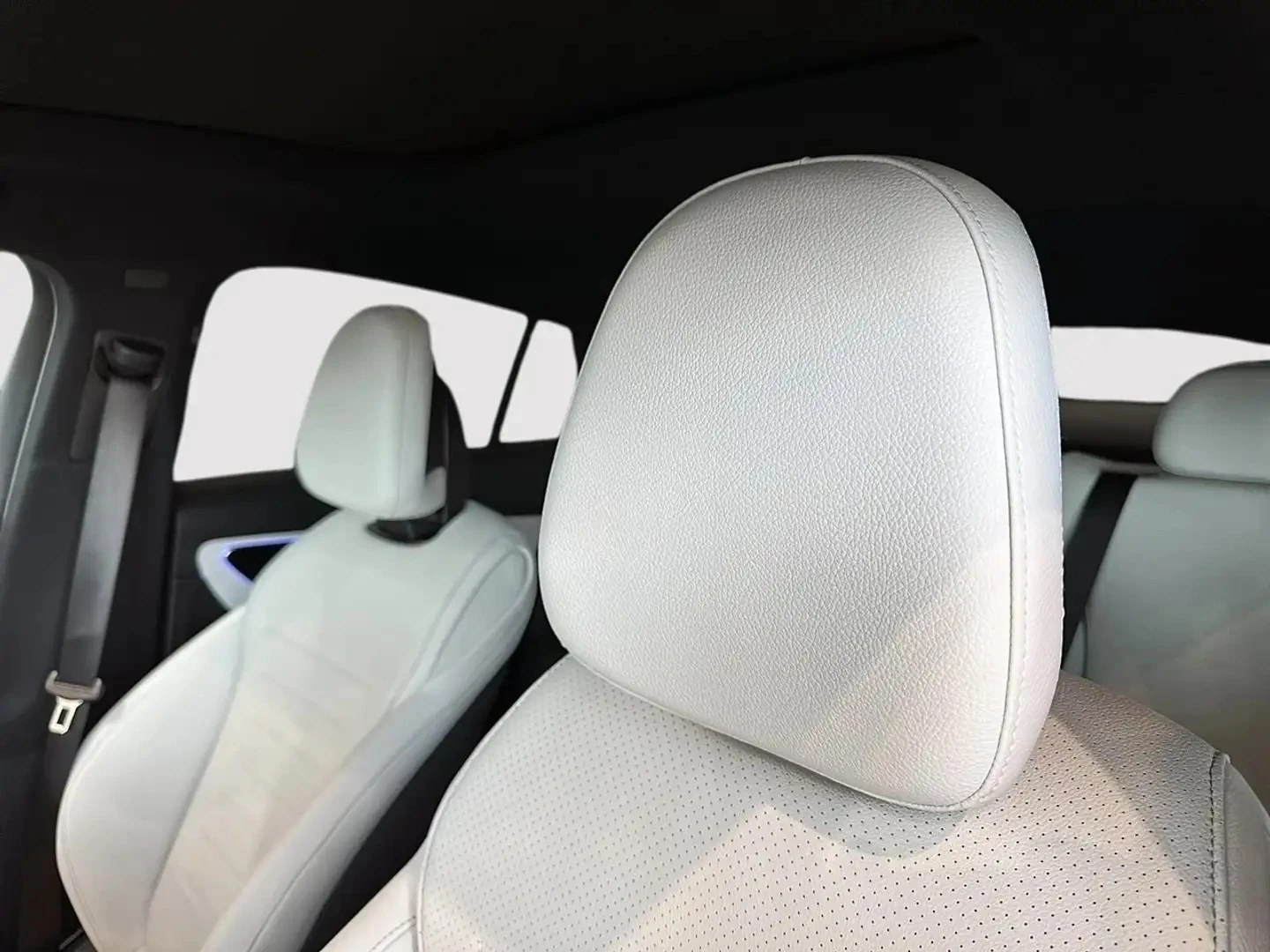 Mercedes-Benz GLC 300 COUPE 4MATIC ЦЕНА ДО БЪЛГАРИЯ АВТОКРЕДИТ, снимка 15 - Автомобили и джипове - 55504171