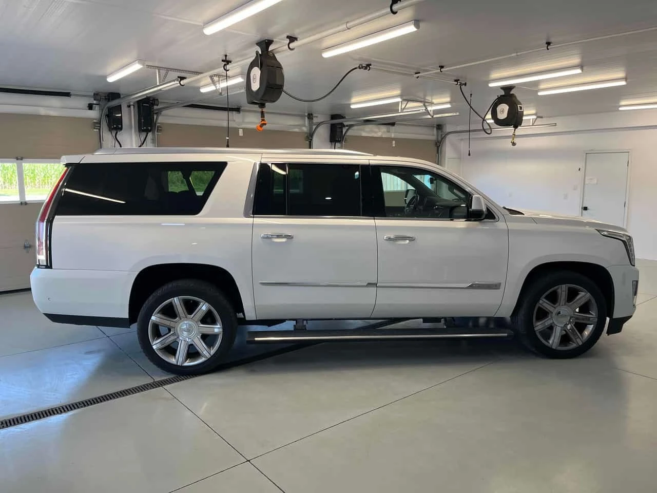 Cadillac Escalade * Premium Luxury* АВТОКРЕДИТ* , снимка 3 - Автомобили и джипове - 55785401