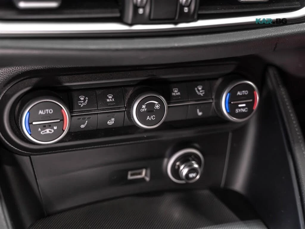 Alfa Romeo Stelvio Veloce | H&K| DRIVE ASSIST| NO ACCIDENTS, снимка 15 - Автомобили и джипове - 56073513
