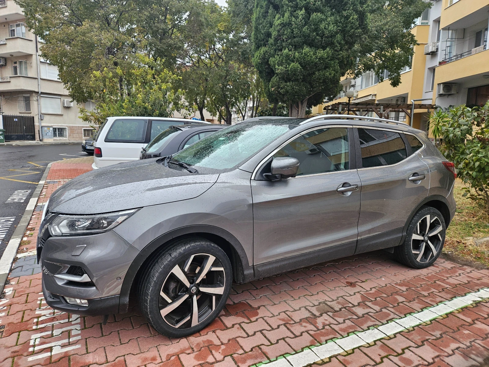 Nissan Qashqai, снимка 2 - Автомобили и джипове - 56625047