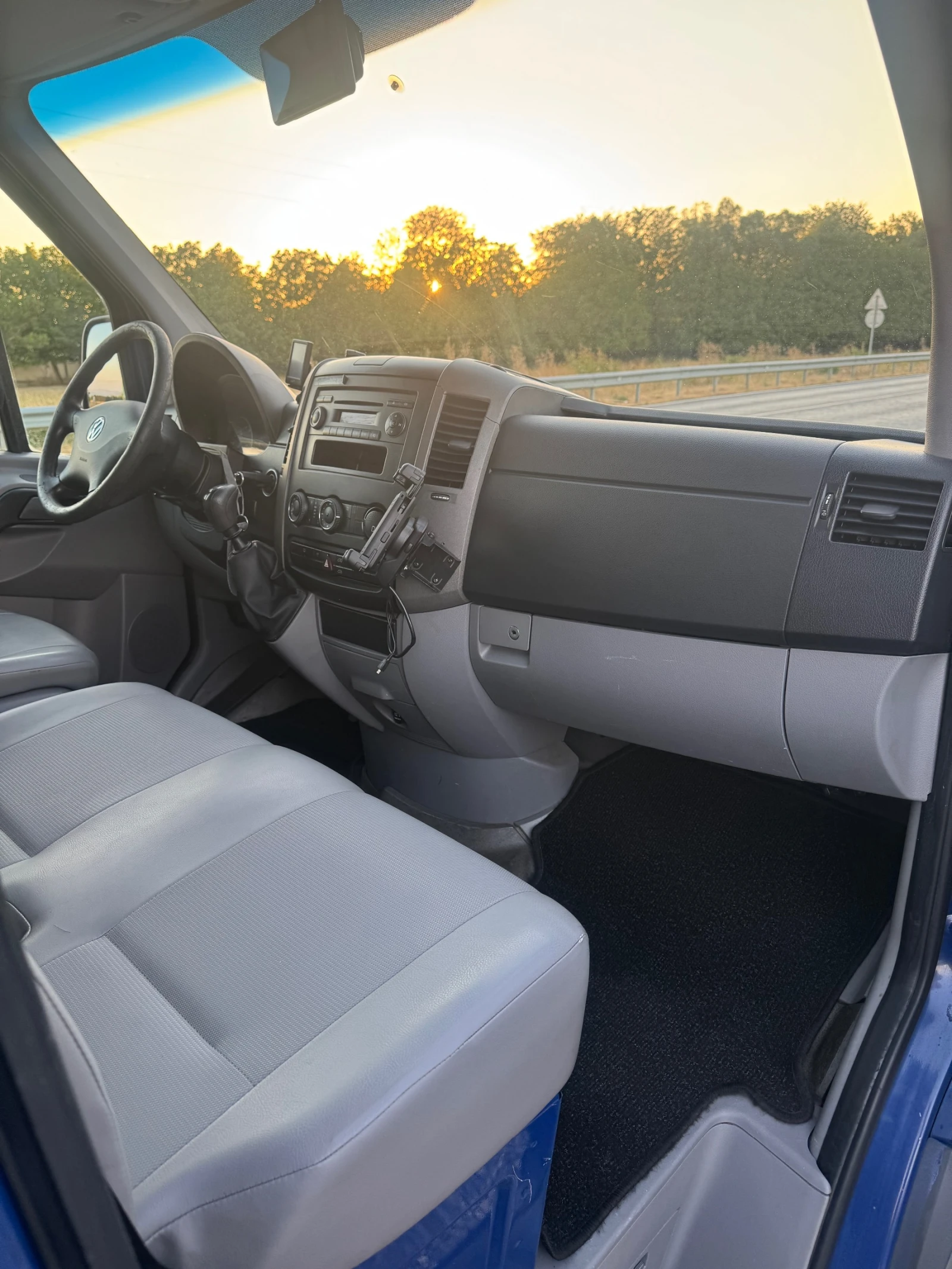 VW Crafter 2.5TDI* Маxxi* Клима* Германия* 6ск, снимка 9 - Бусове и автобуси - 56111747