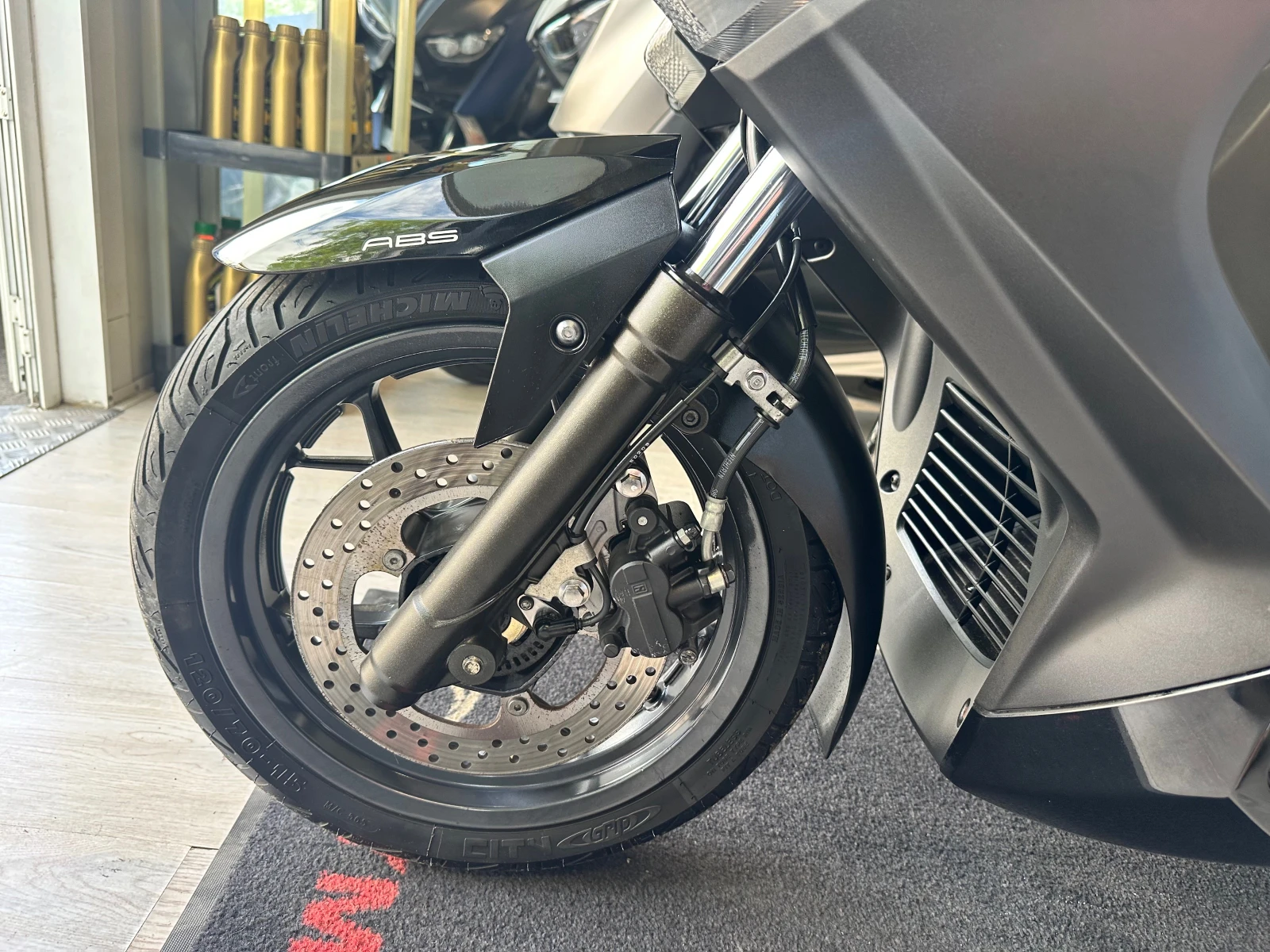 Yamaha X-max 250i ABS 03.2016г., снимка 13 - Мотоциклети и мототехника - 55129856