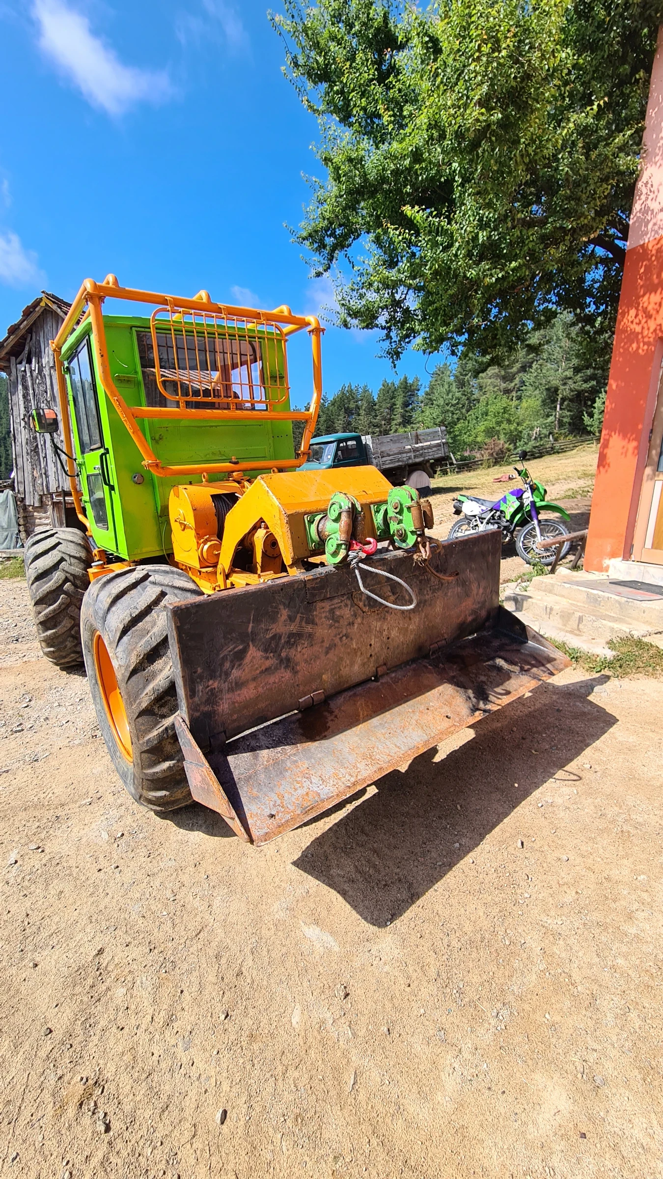 Специализирани машини Машини за дърводобив MB trac 900 - изображение 2