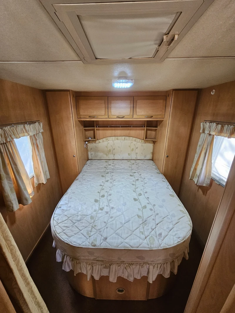 Каравана ABI Lunar 640 Island bed, снимка 1 - Каравани и кемпери - 47151929