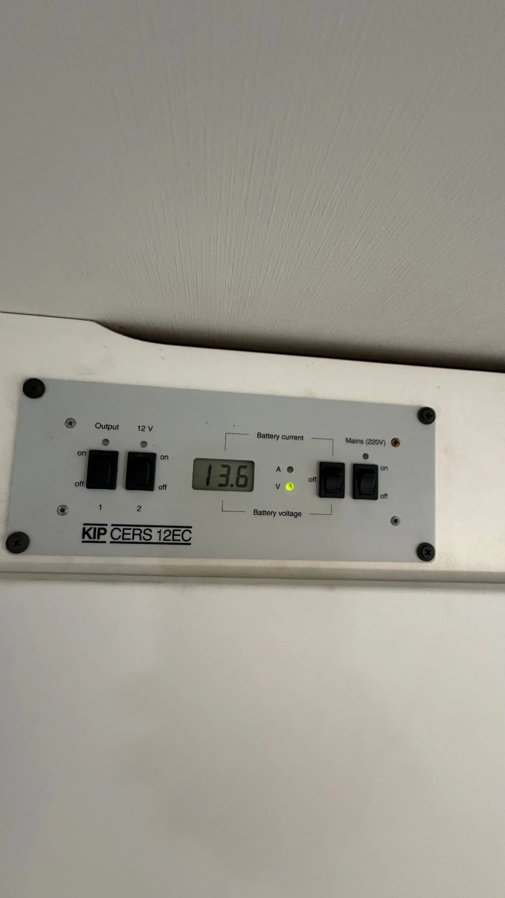 Каравана KIP GREY LINE 40EK, снимка 5 - Каравани и кемпери - 55871344