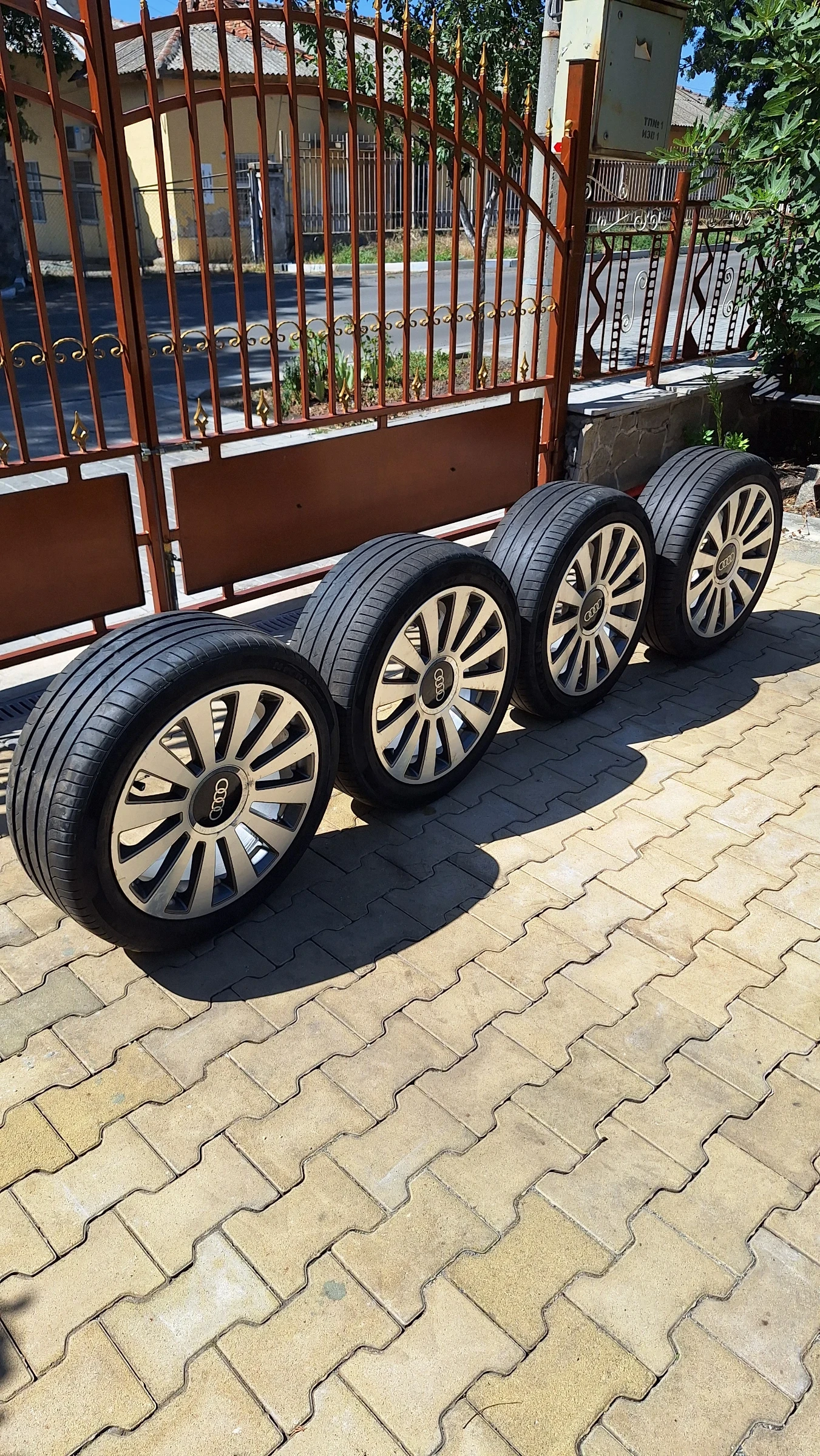 Гуми с джанти Nexen 235/45R18, снимка 2 - Гуми и джанти - 55604830
