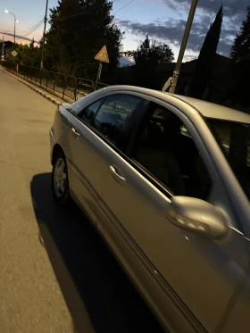Mercedes-Benz C 220, снимка 4