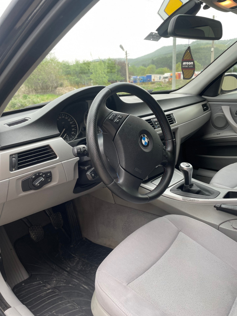 BMW 320, снимка 8 - Автомобили и джипове - 45425939
