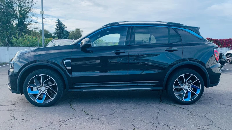 LynkCo 01 1.5PHEV/261HP/PANO/360/MEMO/LED/NAVI/KLESS/527g, снимка 2 - Автомобили и джипове - 52236128