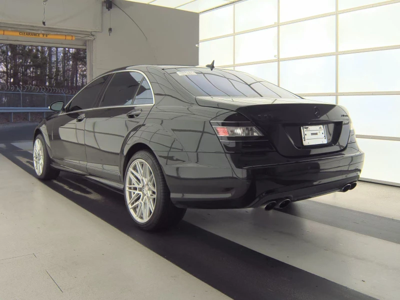 Mercedes-Benz S 63 AMG ПОДГРЕВ* ОБДУХВАНЕ* МАСАЖ* КАМЕРА* КЕЙЛЕС* , снимка 4 - Автомобили и джипове - 53576702