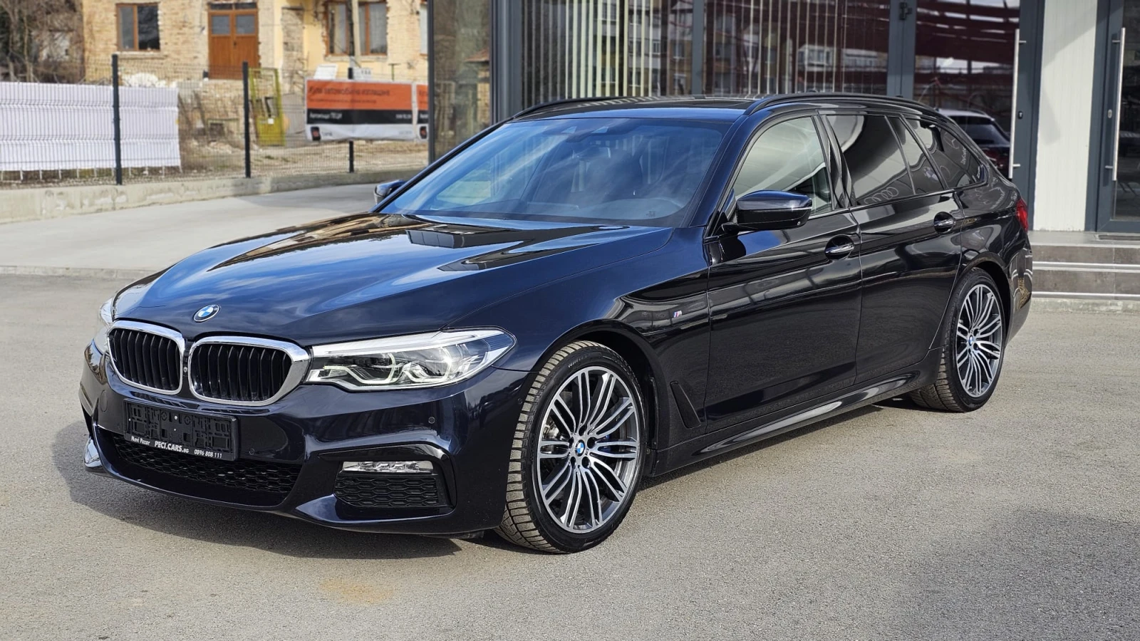 BMW 530 D G31 Xdrive IT-М.ПАКЕТ-ТОП СЪСТ.-ЛИЗИНГ-ГАРАНЦИЯ - изображение 3