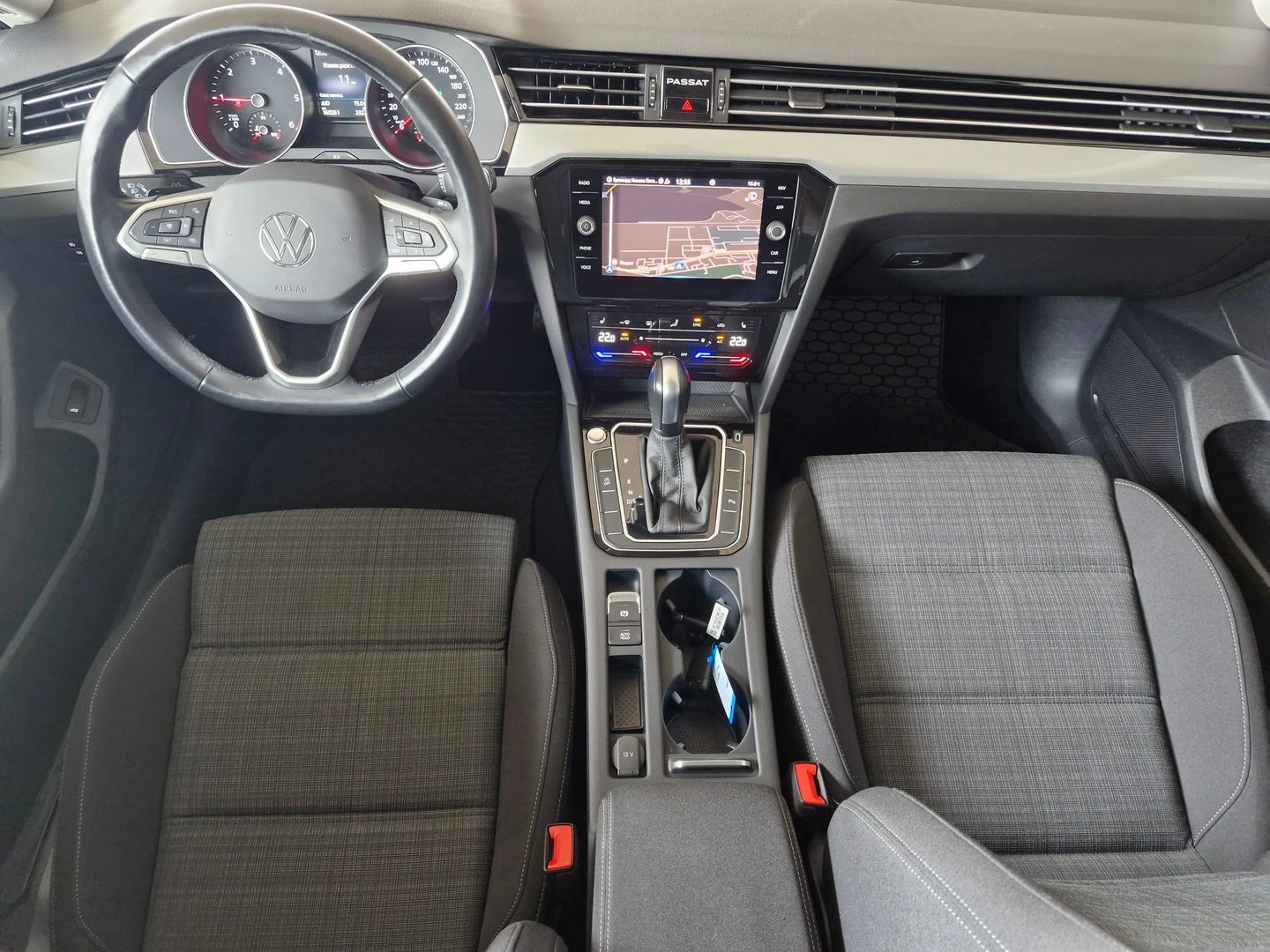 VW Passat Business 2.0 TDI SCR DSG - изображение 4