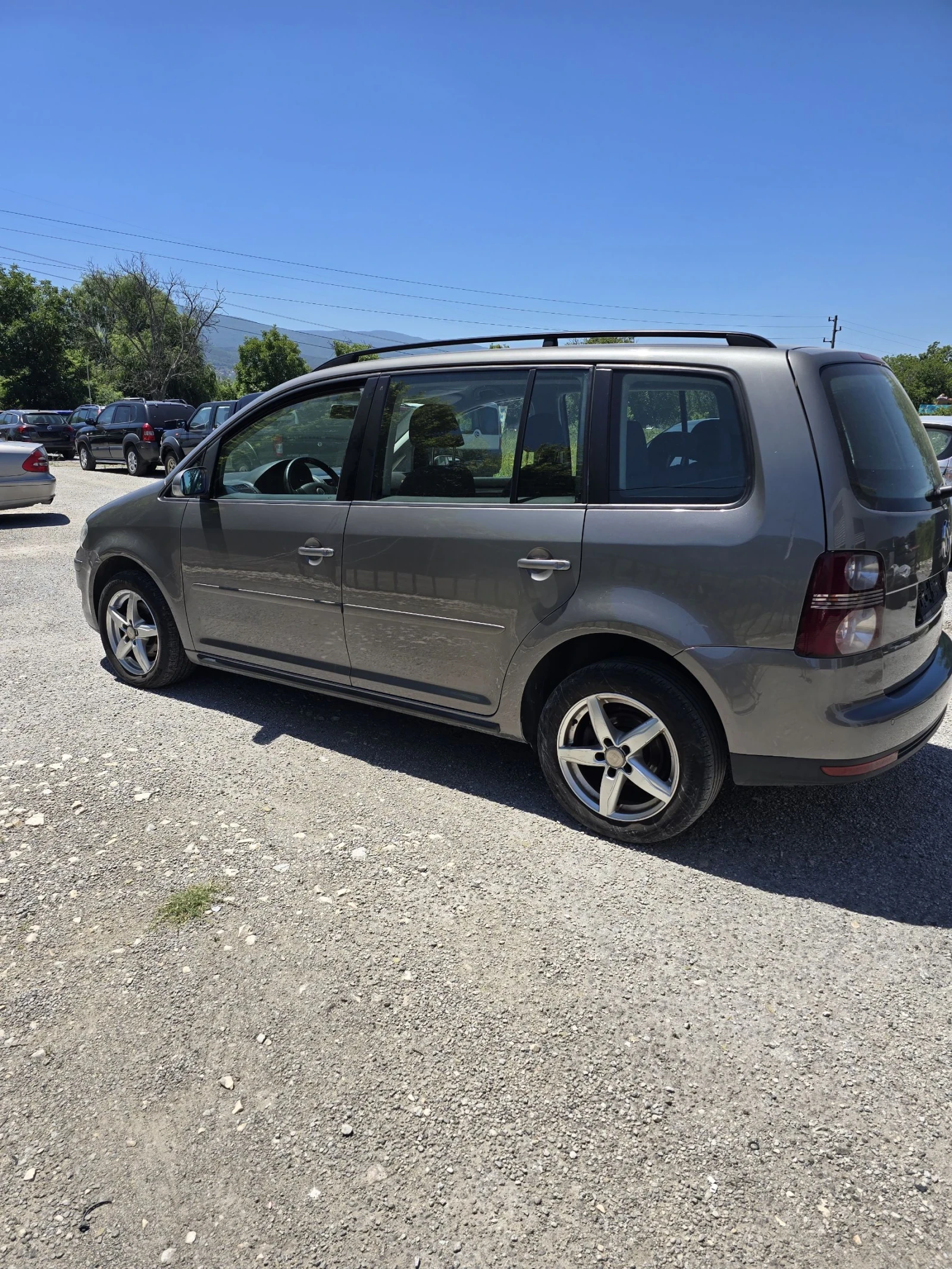 VW Touran Топ състояние 1.9d.105ps - изображение 3