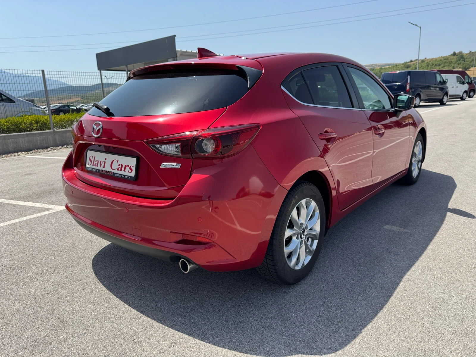Mazda 3 1.5 d - KEYLESS/ HEAD UP/ PODGREV/ BOSE/ DISTRONIC - изображение 4