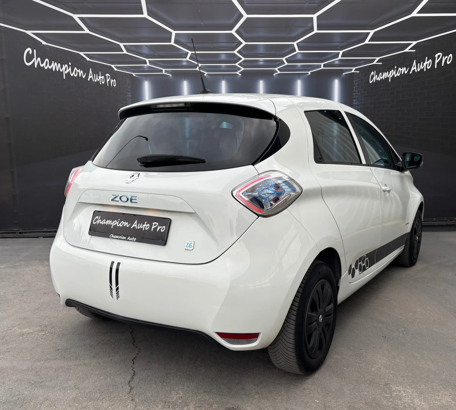 Renault Zoe  - изображение 6
