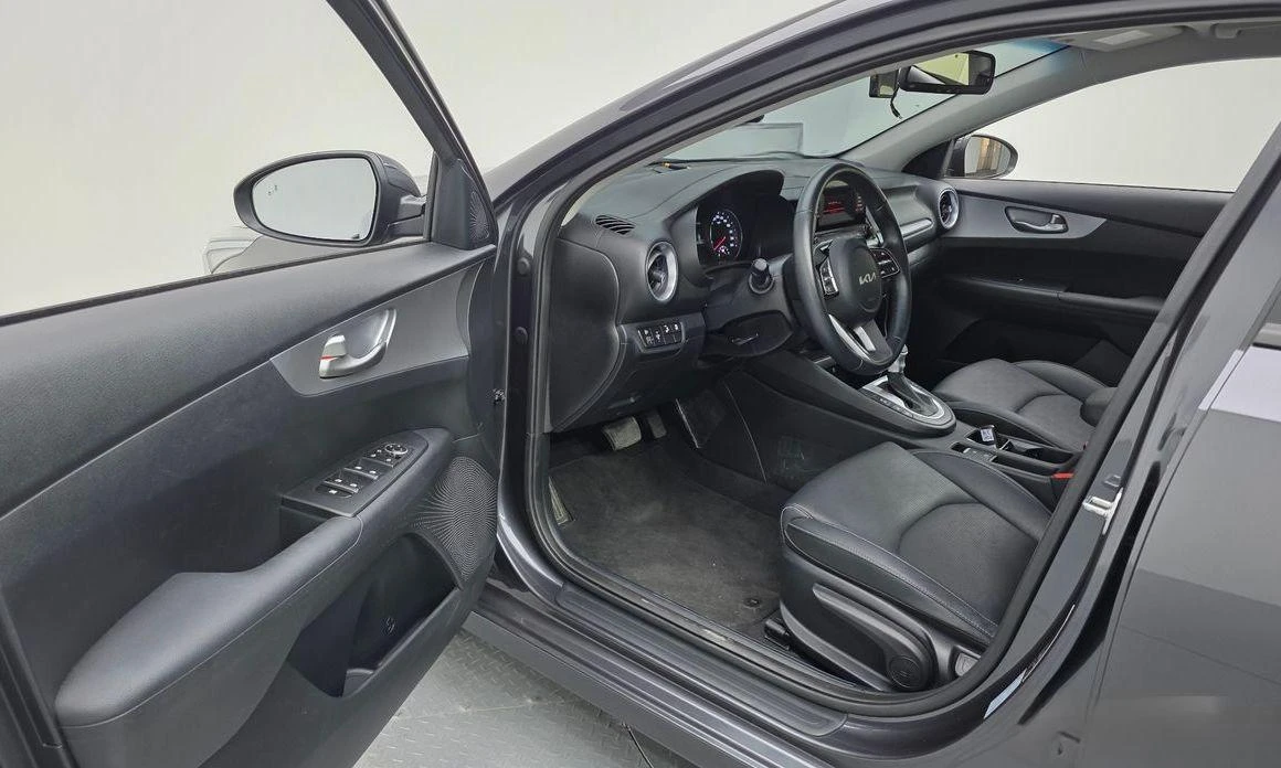 Kia K3 1.6 Prestige * НАЙ-ДОБРА ЦЕНА В БЪЛГАРИЯ*  - изображение 10