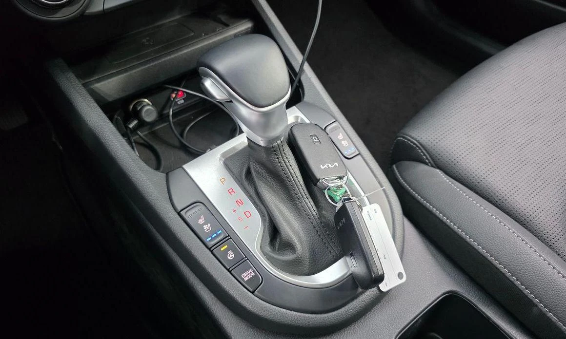 Kia K3 1.6 Prestige * НАЙ-ДОБРА ЦЕНА В БЪЛГАРИЯ*  - изображение 9