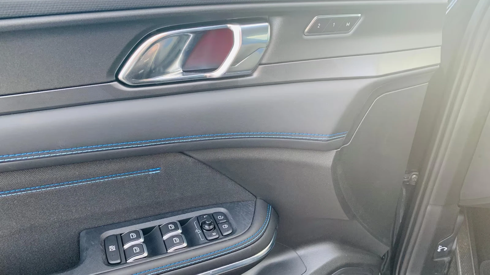 LynkCo 01 1.5PHEV/261HP/PANO/360/MEMO/LED/NAVI/KLESS/527g | Mobile.bg   13