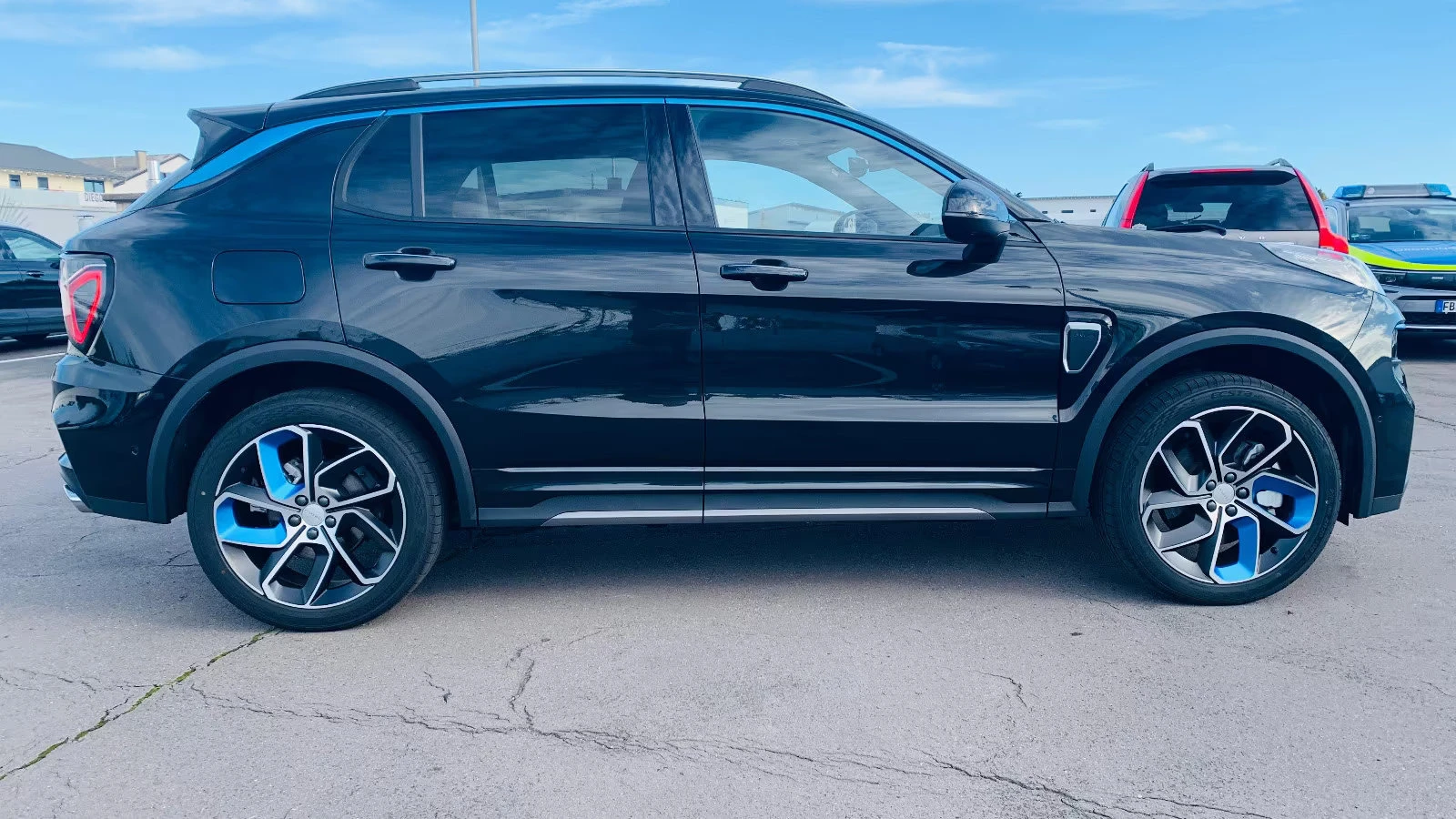 LynkCo 01 1.5PHEV/261HP/PANO/360/MEMO/LED/NAVI/KLESS/527g - изображение 5