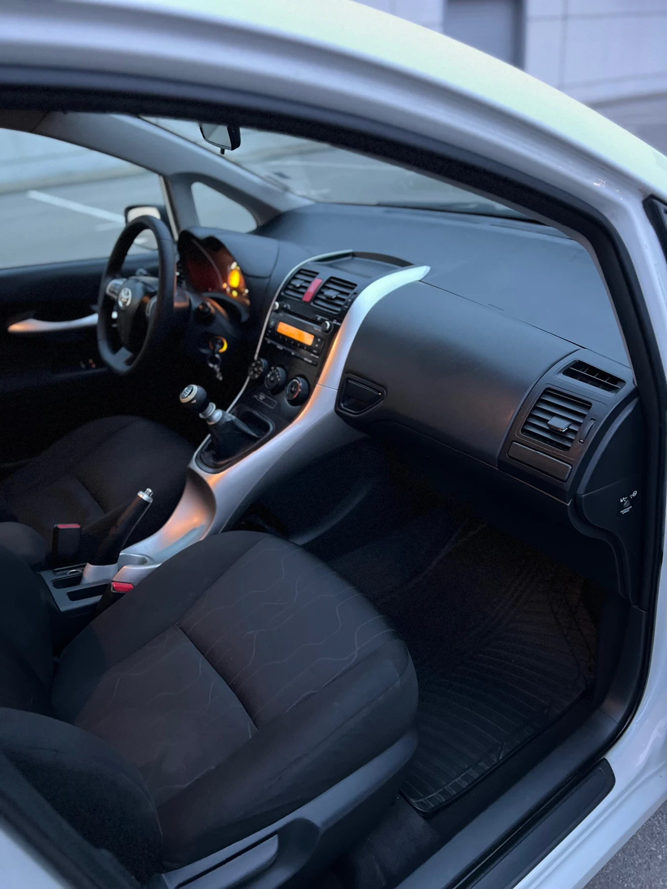 Toyota Auris 1.33VVTi | Mobile.bg � ����������� 11