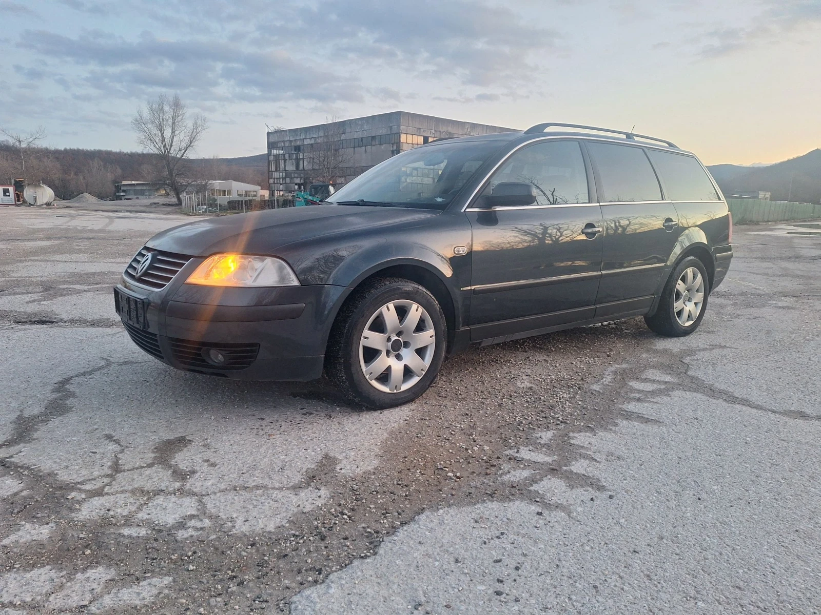 VW Passat 1.9TDI 6 �������� | Mobile.bg � ����������� 1